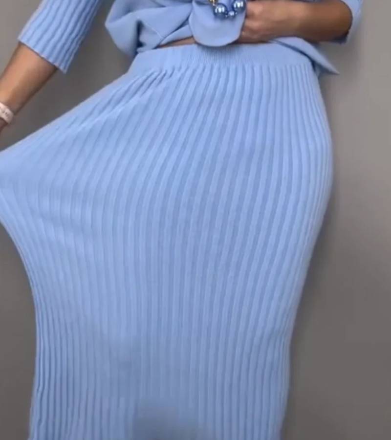 Caoilinn | Knitted set with a ribbed skirt